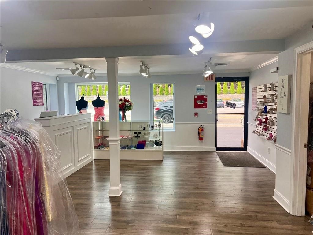 892 Oaklawn Avenue 892