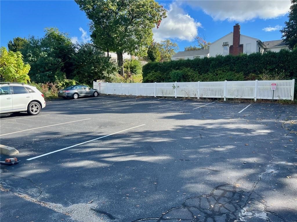 892 Oaklawn Avenue 892