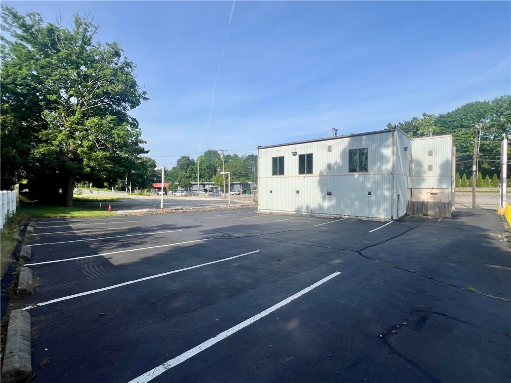 892 Oaklawn Avenue 892