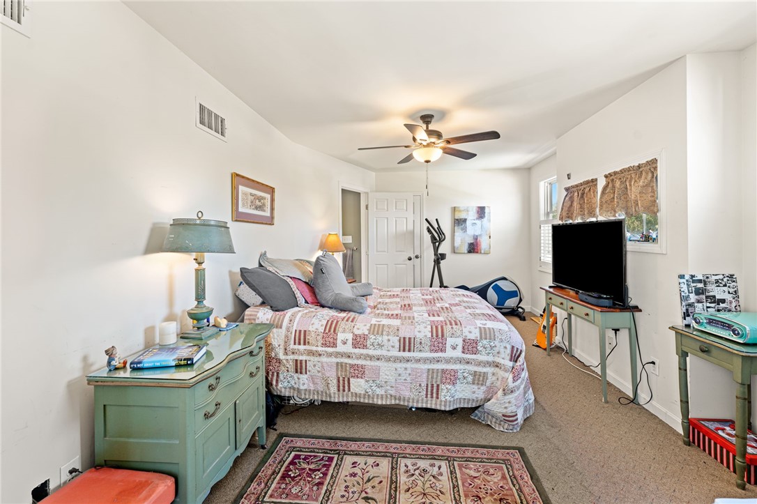 South Kingstown, Rhode Island 02879, United States, 3 Bedrooms Bedrooms, ,3 BathroomsBathrooms,Residential,Pending,216065