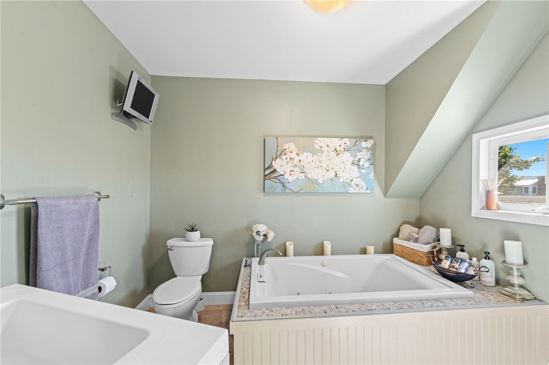 South Kingstown, Rhode Island 02879, United States, 3 Bedrooms Bedrooms, ,3 BathroomsBathrooms,Residential,Pending,216065