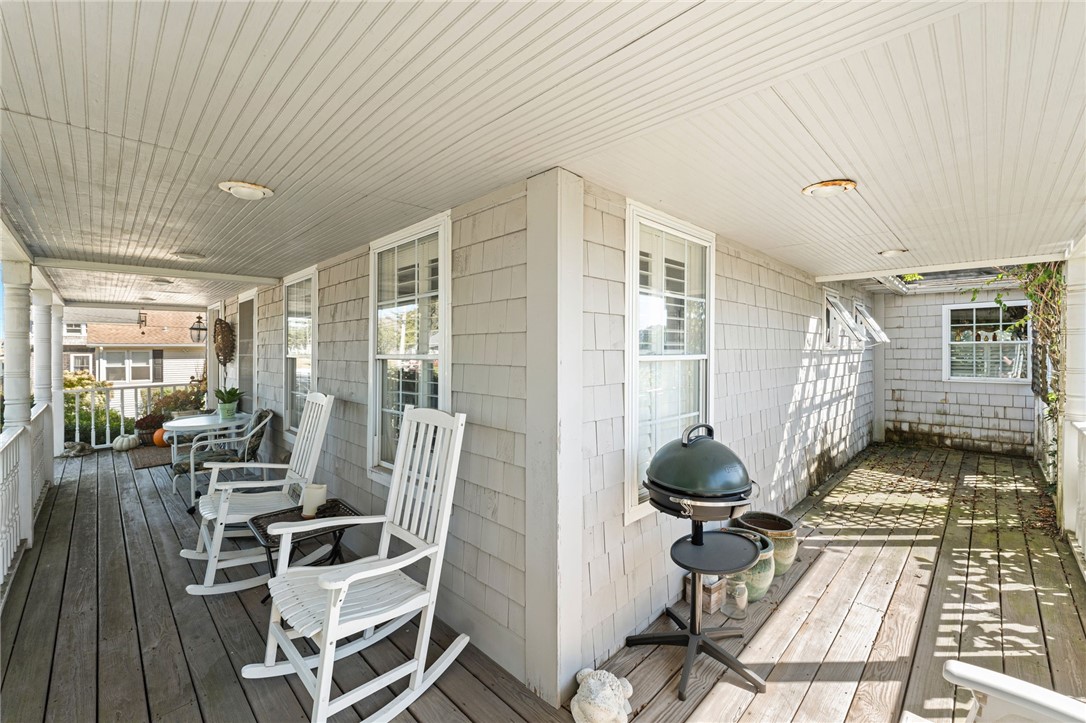 South Kingstown, Rhode Island 02879, United States, 3 Bedrooms Bedrooms, ,3 BathroomsBathrooms,Residential,Pending,216065