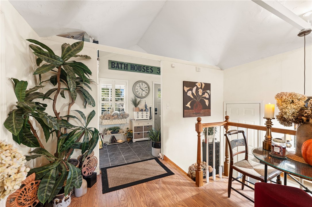 South Kingstown, Rhode Island 02879, United States, 3 Bedrooms Bedrooms, ,3 BathroomsBathrooms,Residential,Pending,216065