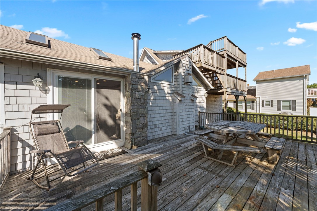 South Kingstown, Rhode Island 02879, United States, 3 Bedrooms Bedrooms, ,3 BathroomsBathrooms,Residential,Pending,216065