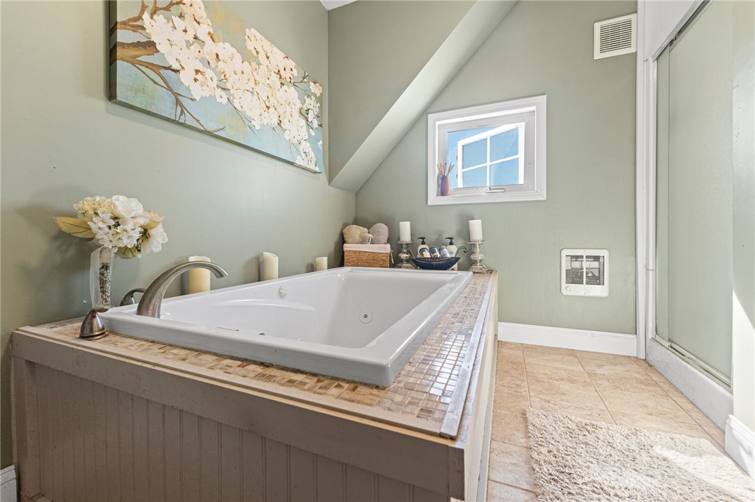 South Kingstown, Rhode Island 02879, United States, 3 Bedrooms Bedrooms, ,3 BathroomsBathrooms,Residential,Pending,216065