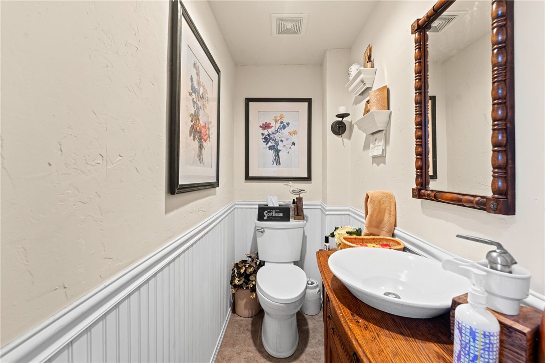 South Kingstown, Rhode Island 02879, United States, 3 Bedrooms Bedrooms, ,3 BathroomsBathrooms,Residential,Pending,216065