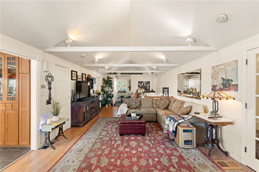 South Kingstown, Rhode Island 02879, United States, 3 Bedrooms Bedrooms, ,3 BathroomsBathrooms,Residential,Pending,216065