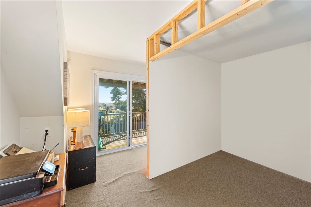 South Kingstown, Rhode Island 02879, United States, 3 Bedrooms Bedrooms, ,3 BathroomsBathrooms,Residential,Pending,216065