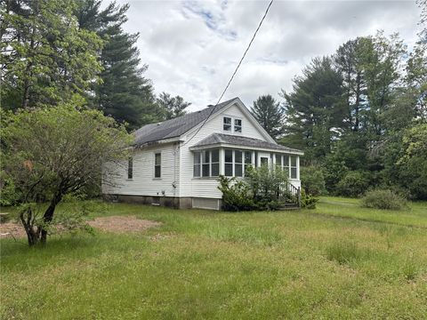 52 CARPENTER Street Seekonk MA 02771
