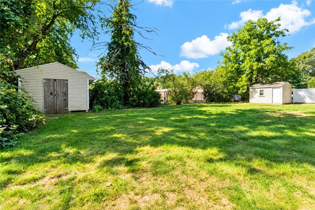 44 MAXWELL Drive