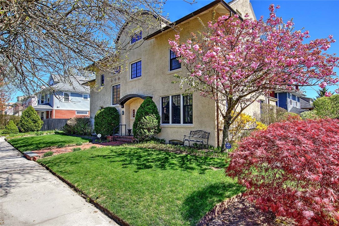 505 Lloyd Avenue