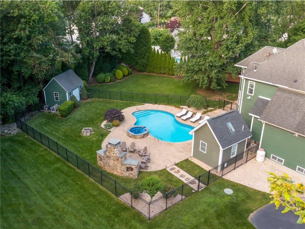 2 Medinah Drive