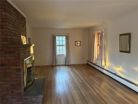 10 JESSE DAVIS Lane Barrington RI 02806