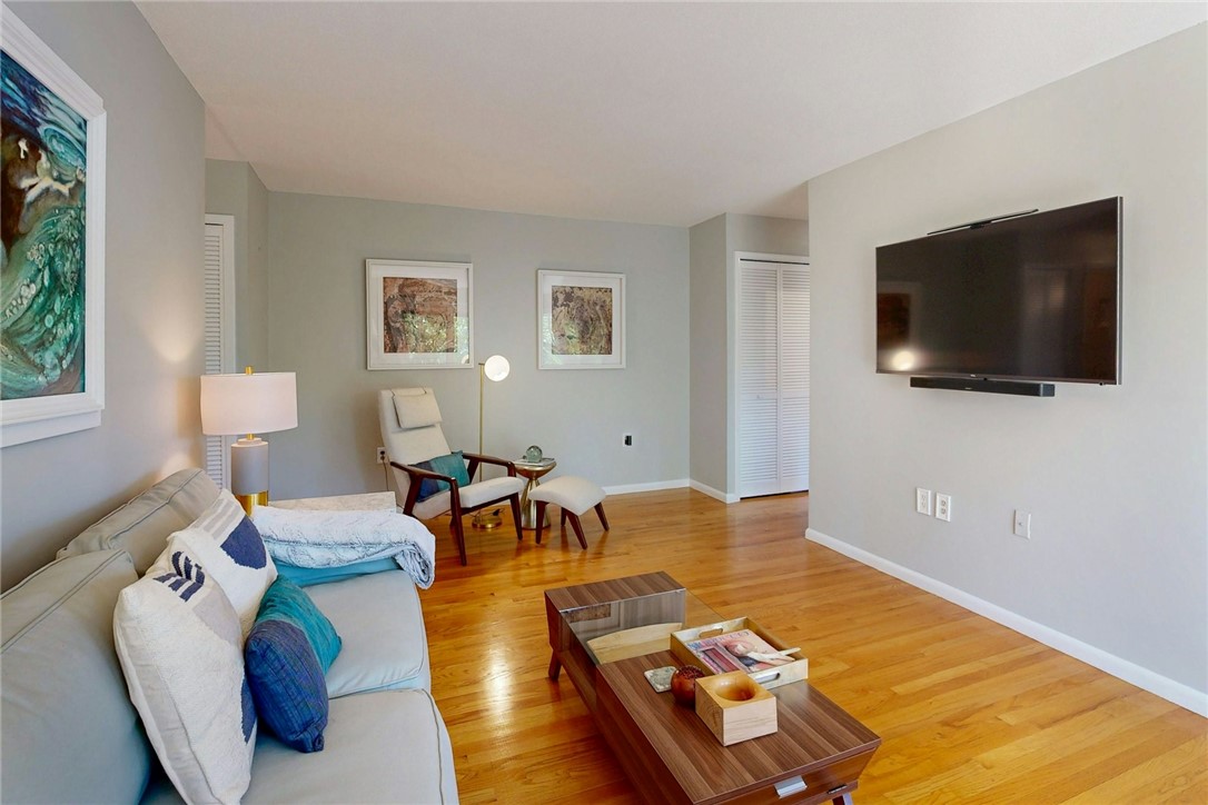 43 Bullocks Point Avenue 4C