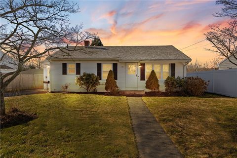 52 Earl Street West Warwick RI 02893