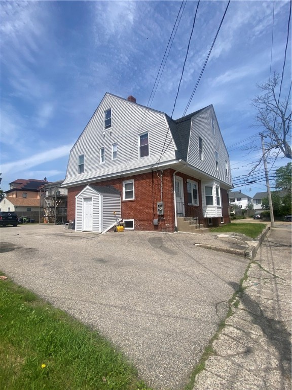 695 697 Armistice Boulevard