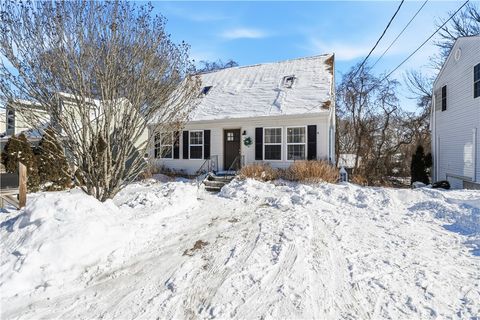 18 Aroostook Trail Narragansett RI 02882