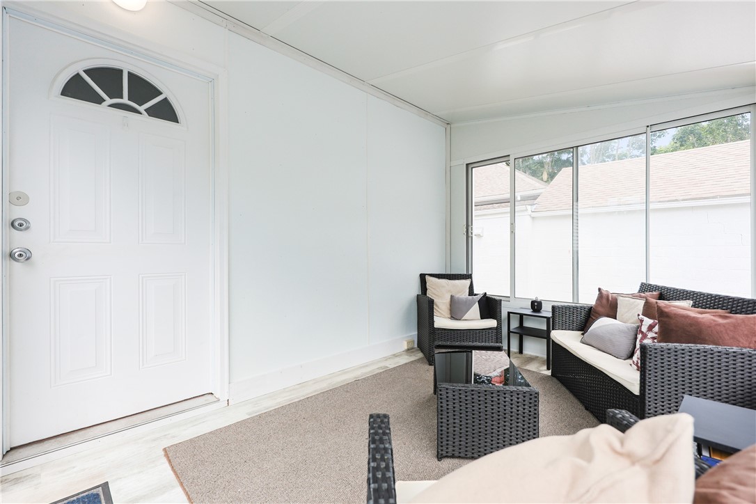 Johnston, Rhode Island 02919, United States, 4 Bedrooms Bedrooms, ,2 BathroomsBathrooms,Residential,Active,165765