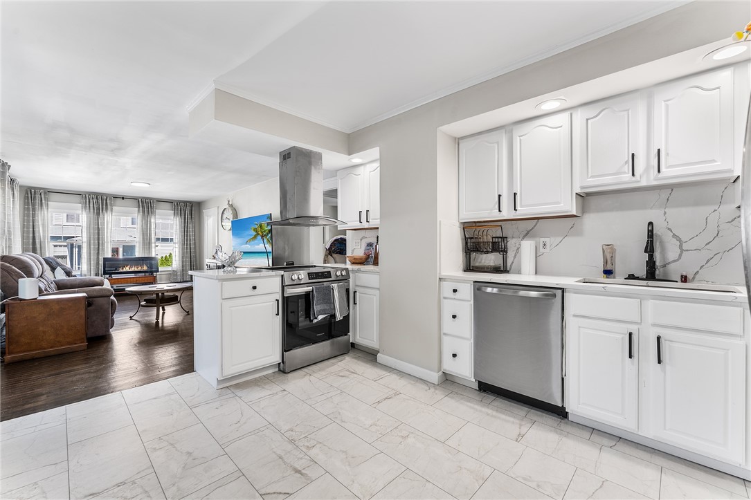 9 Lookout Avenue