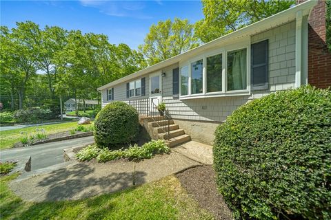10 Meadowland Drive North Kingstown RI 02852