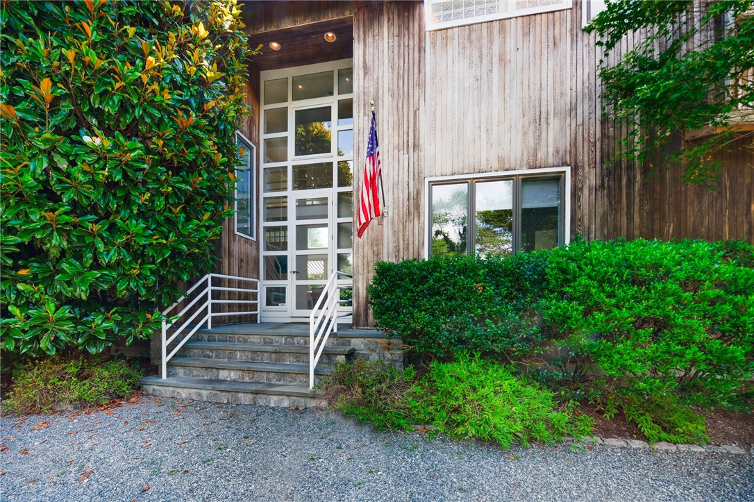 275 Boston Neck Road