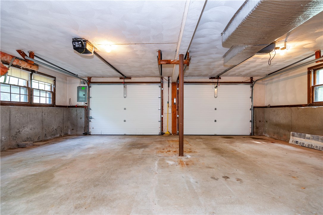 East Greenwich, Rhode Island 02818, United States, 3 Bedrooms Bedrooms, ,2 BathroomsBathrooms,Residential,Active,182940