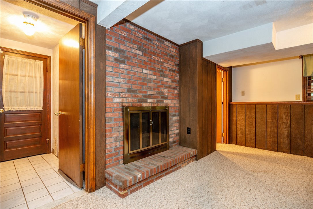 East Greenwich, Rhode Island 02818, United States, 3 Bedrooms Bedrooms, ,2 BathroomsBathrooms,Residential,Active,182940