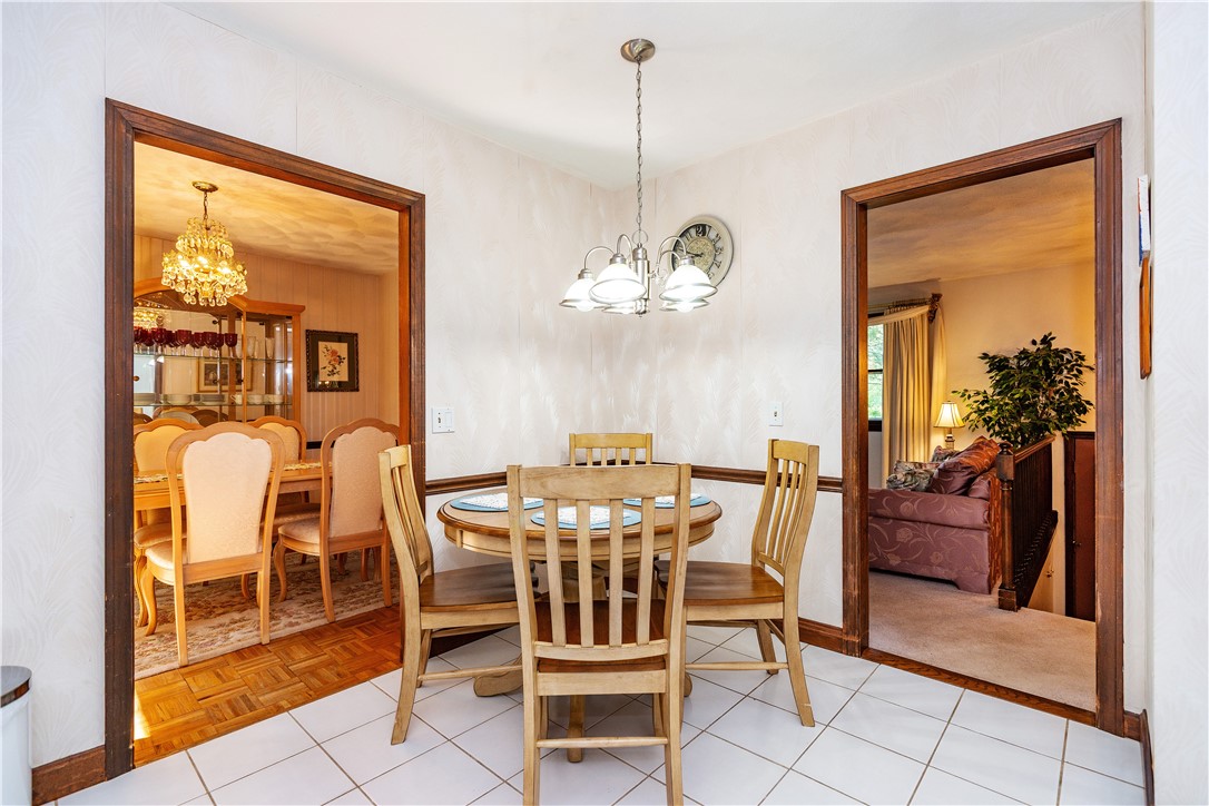 East Greenwich, Rhode Island 02818, United States, 3 Bedrooms Bedrooms, ,2 BathroomsBathrooms,Residential,Active,182940