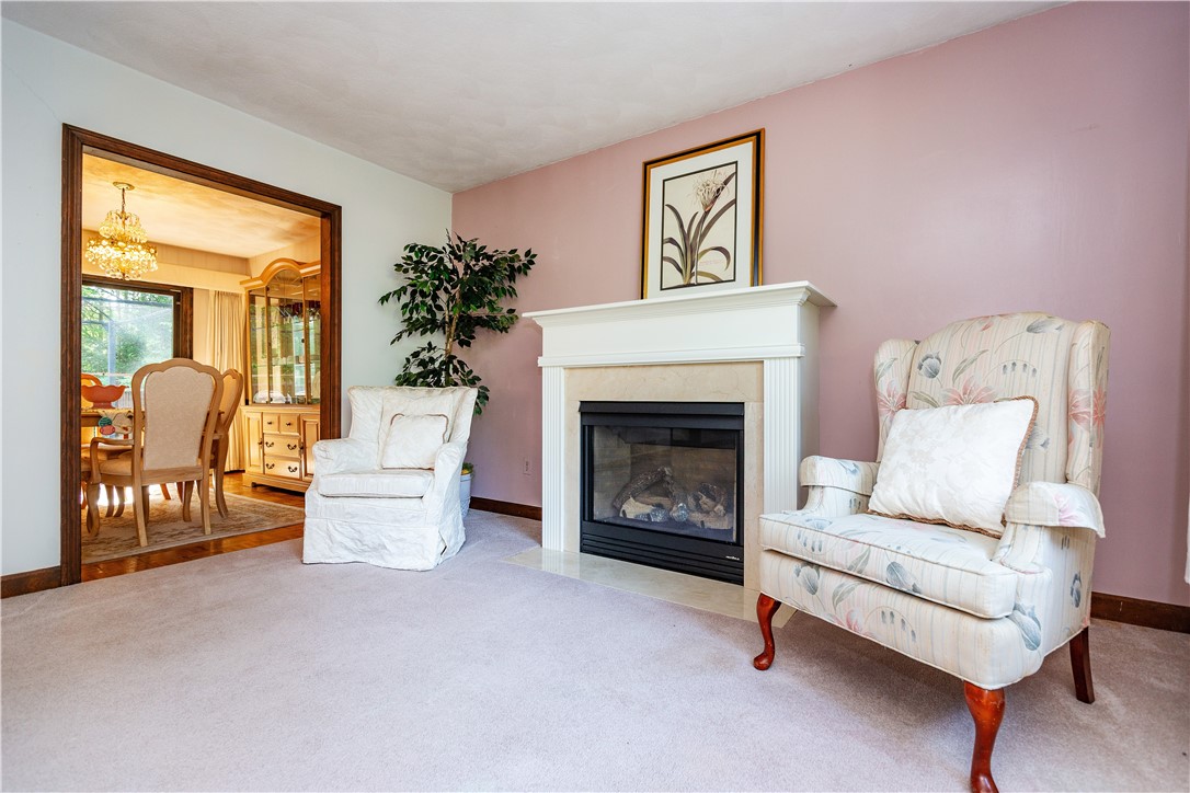 East Greenwich, Rhode Island 02818, United States, 3 Bedrooms Bedrooms, ,2 BathroomsBathrooms,Residential,Active,182940