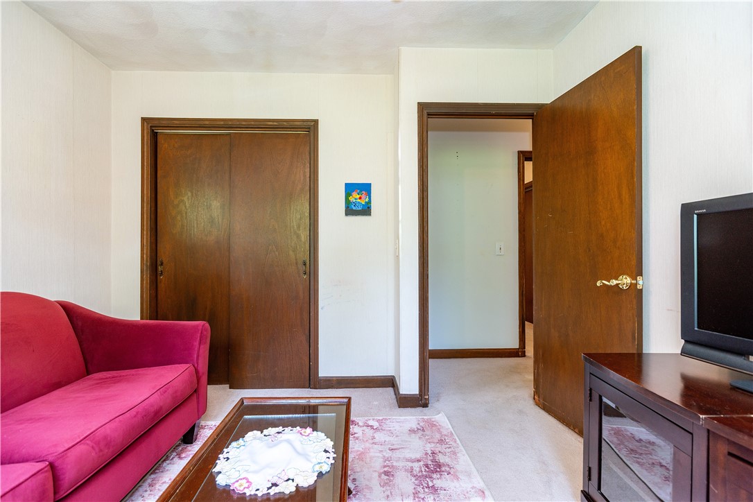 East Greenwich, Rhode Island 02818, United States, 3 Bedrooms Bedrooms, ,2 BathroomsBathrooms,Residential,Active,182940