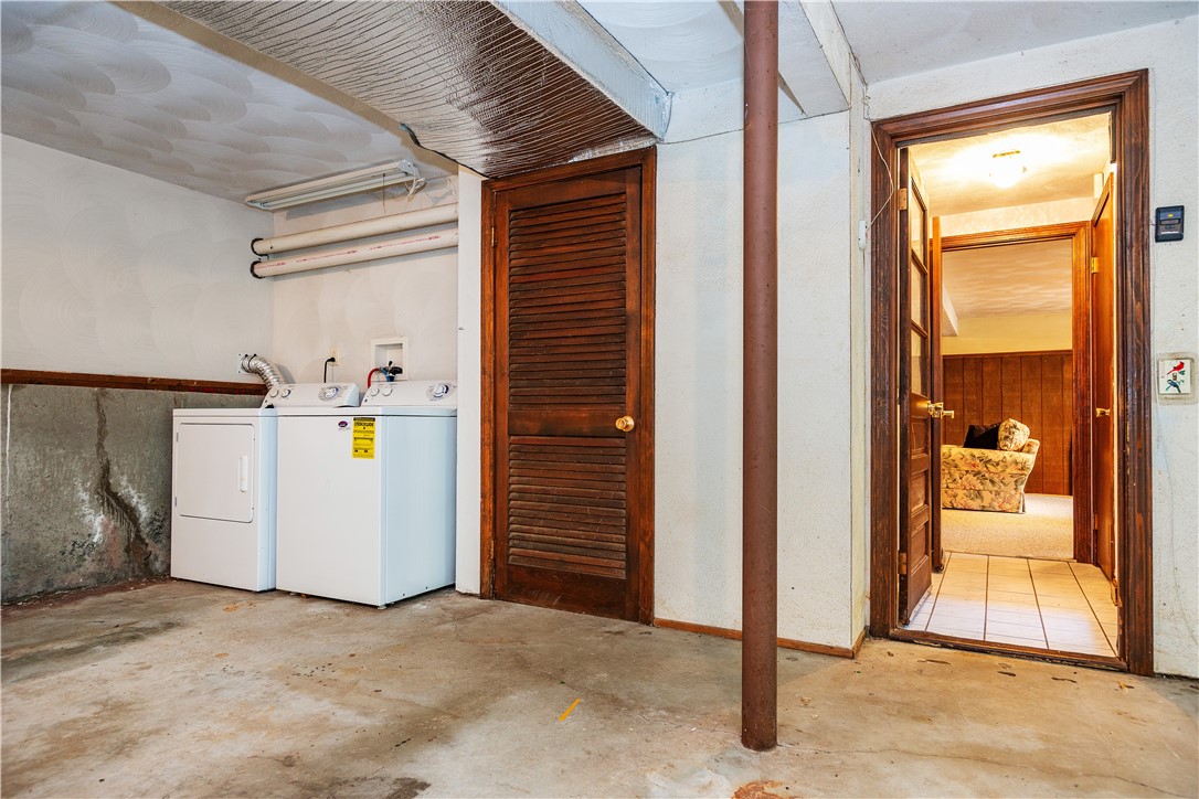 East Greenwich, Rhode Island 02818, United States, 3 Bedrooms Bedrooms, ,2 BathroomsBathrooms,Residential,Active,182940