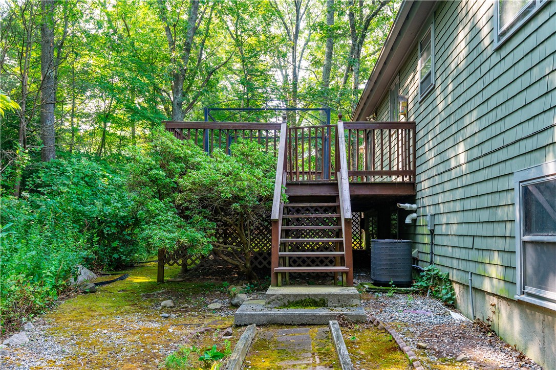 East Greenwich, Rhode Island 02818, United States, 3 Bedrooms Bedrooms, ,2 BathroomsBathrooms,Residential,Active,182940