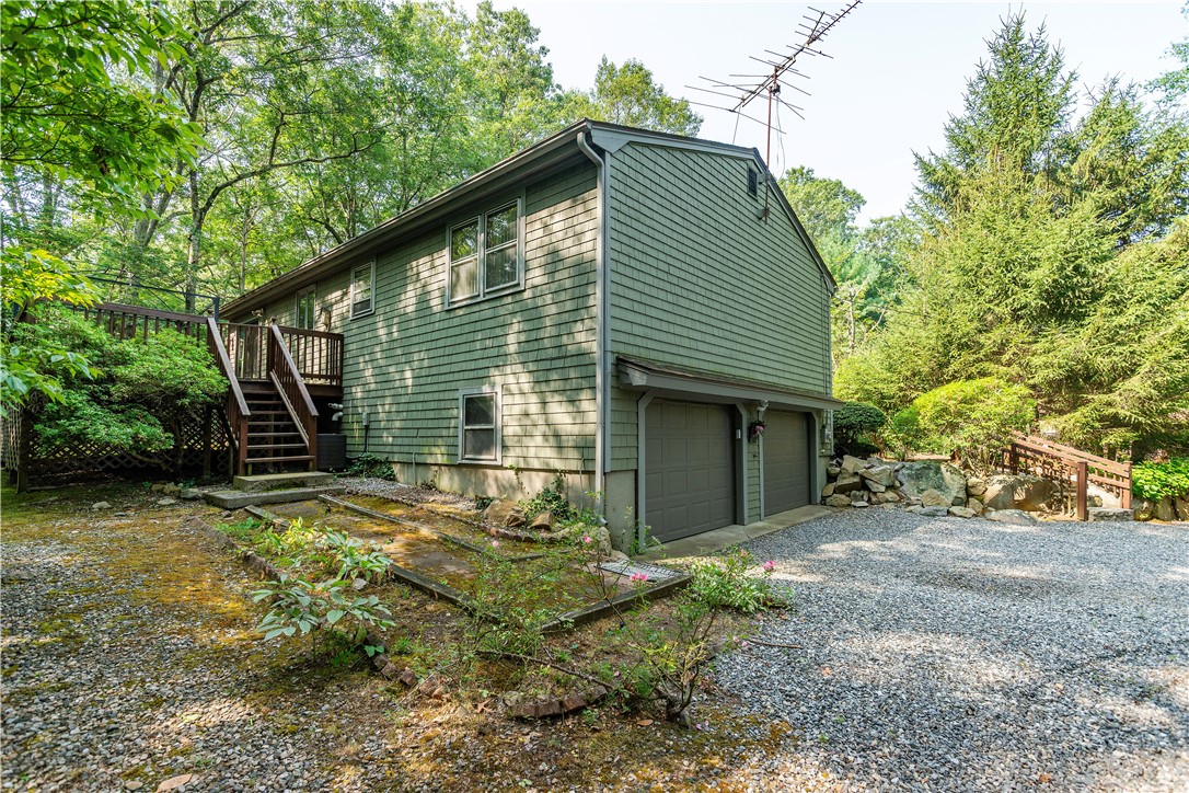 East Greenwich, Rhode Island 02818, United States, 3 Bedrooms Bedrooms, ,2 BathroomsBathrooms,Residential,Active,182940