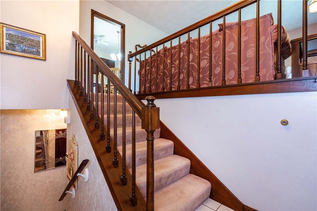 East Greenwich, Rhode Island 02818, United States, 3 Bedrooms Bedrooms, ,2 BathroomsBathrooms,Residential,Active,182940