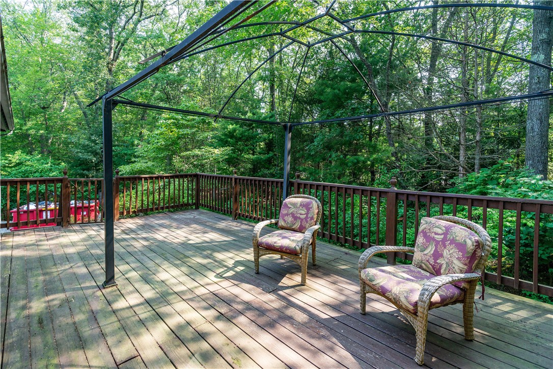 East Greenwich, Rhode Island 02818, United States, 3 Bedrooms Bedrooms, ,2 BathroomsBathrooms,Residential,Active,182940