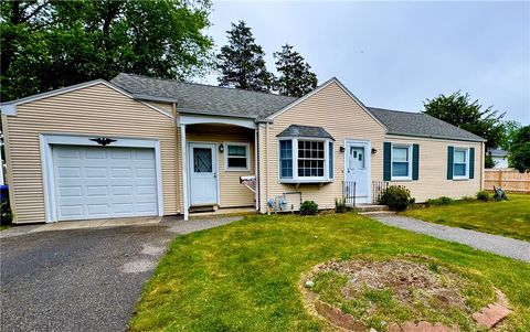 11 Winthrop Street East Providence RI 02915