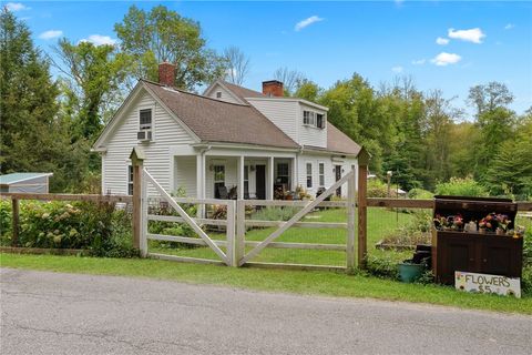 16 Burgess Road Foster RI 02825