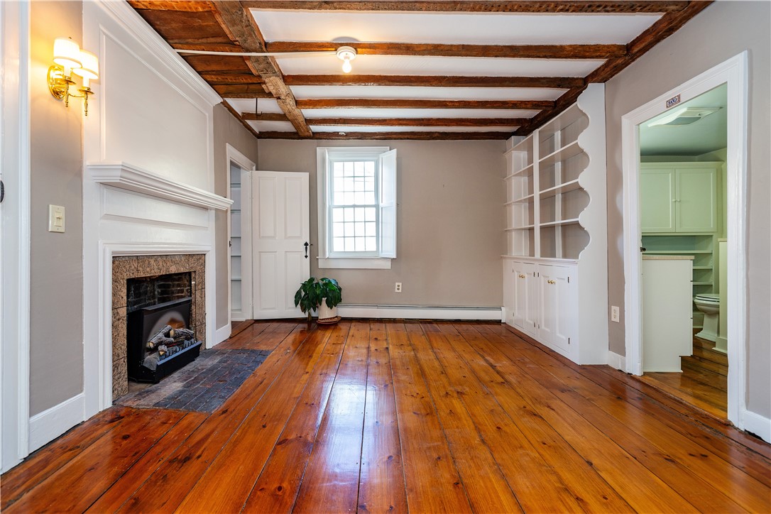 East Greenwich, Rhode Island 02818, United States, 2 Bedrooms Bedrooms, ,1 BathroomBathrooms,Residential,Active,246037