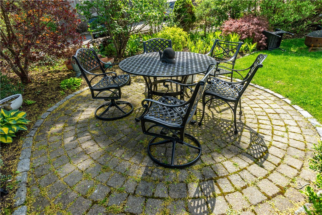 East Greenwich, Rhode Island 02818, United States, 2 Bedrooms Bedrooms, ,1 BathroomBathrooms,Residential,Active,246037