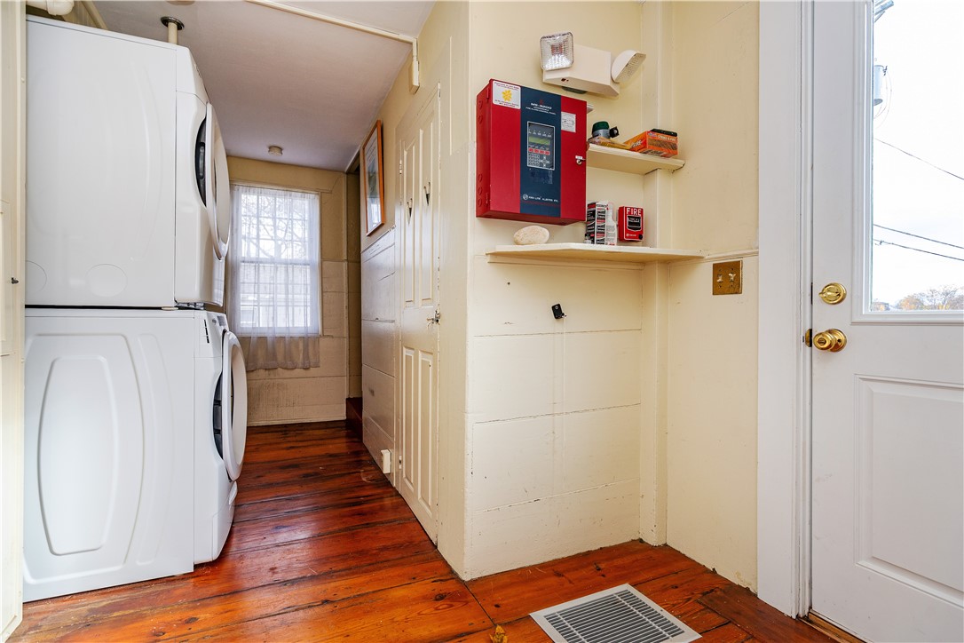 East Greenwich, Rhode Island 02818, United States, 2 Bedrooms Bedrooms, ,1 BathroomBathrooms,Residential,Active,246037