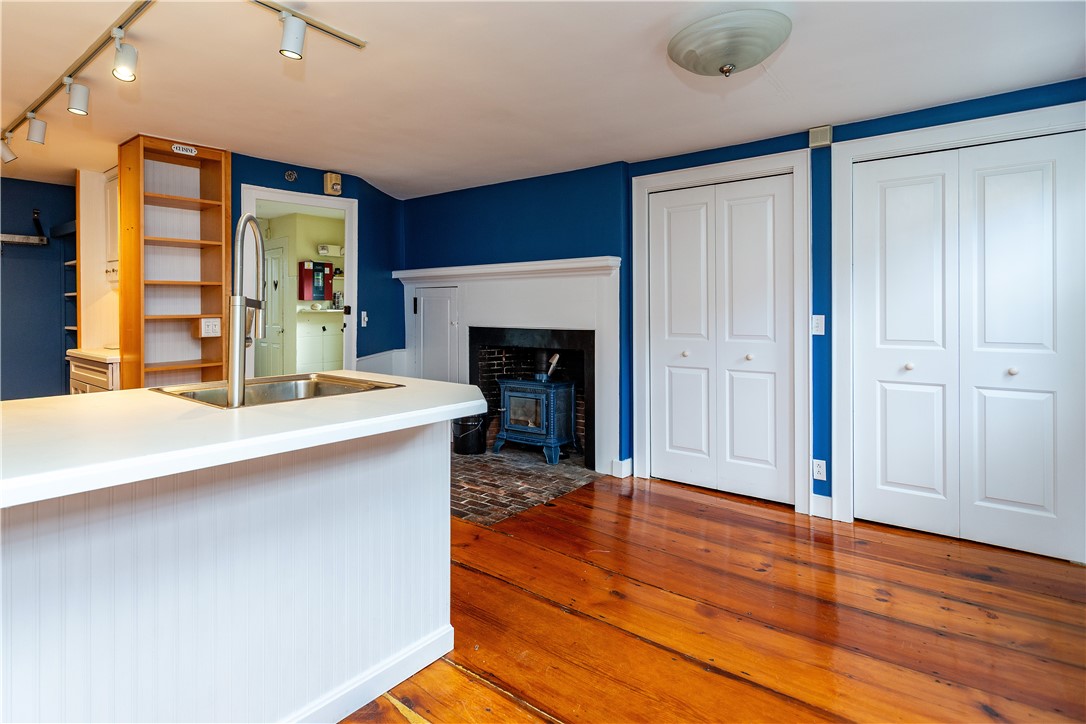 East Greenwich, Rhode Island 02818, United States, 2 Bedrooms Bedrooms, ,1 BathroomBathrooms,Residential,Active,246037