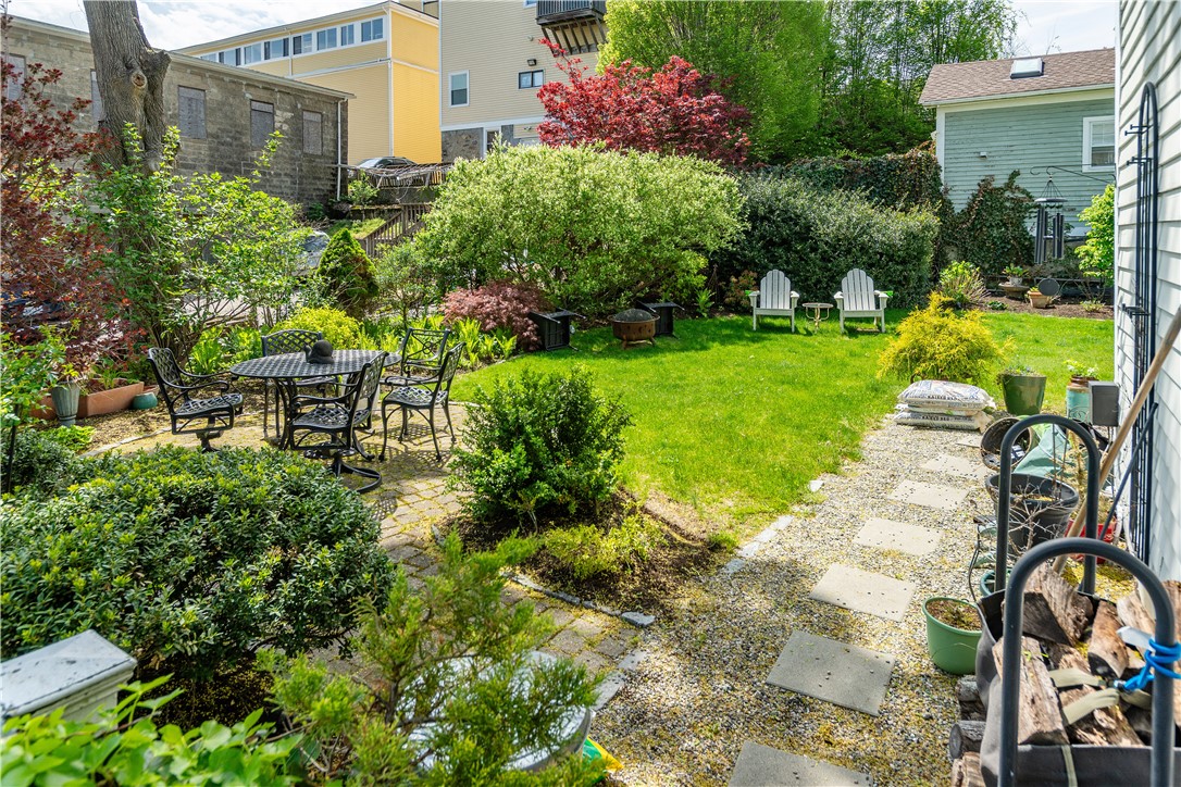 East Greenwich, Rhode Island 02818, United States, 2 Bedrooms Bedrooms, ,1 BathroomBathrooms,Residential,Active,246037