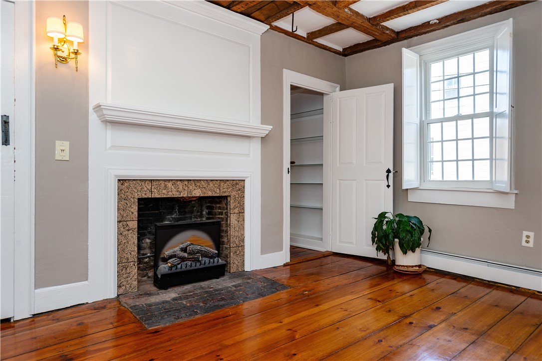 East Greenwich, Rhode Island 02818, United States, 2 Bedrooms Bedrooms, ,1 BathroomBathrooms,Residential,Active,246037