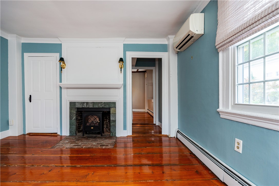 East Greenwich, Rhode Island 02818, United States, 2 Bedrooms Bedrooms, ,1 BathroomBathrooms,Residential,Active,246037