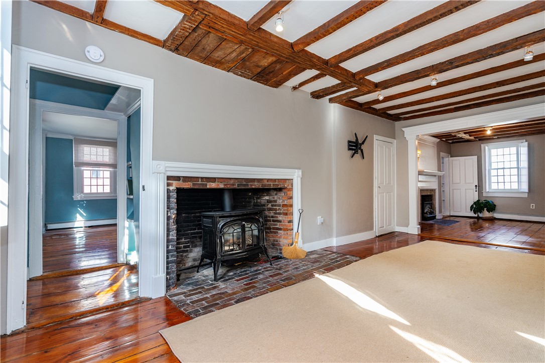 East Greenwich, Rhode Island 02818, United States, 2 Bedrooms Bedrooms, ,1 BathroomBathrooms,Residential,Active,246037