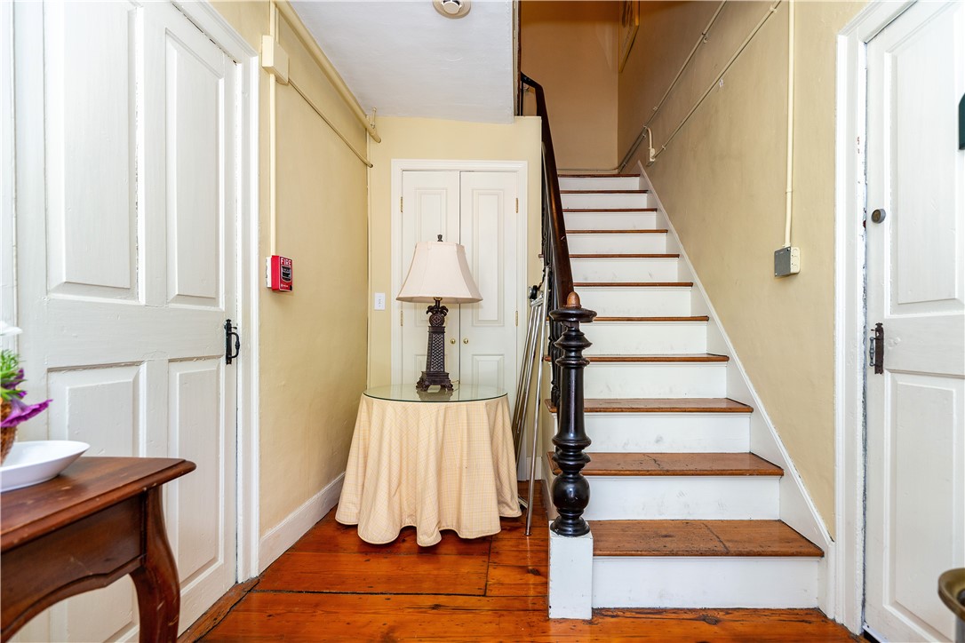 East Greenwich, Rhode Island 02818, United States, 2 Bedrooms Bedrooms, ,1 BathroomBathrooms,Residential,Active,246037