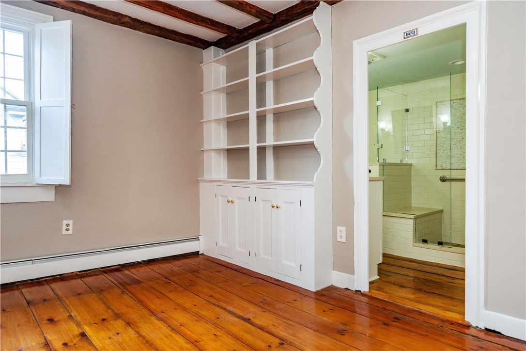 East Greenwich, Rhode Island 02818, United States, 2 Bedrooms Bedrooms, ,1 BathroomBathrooms,Residential,Active,246037