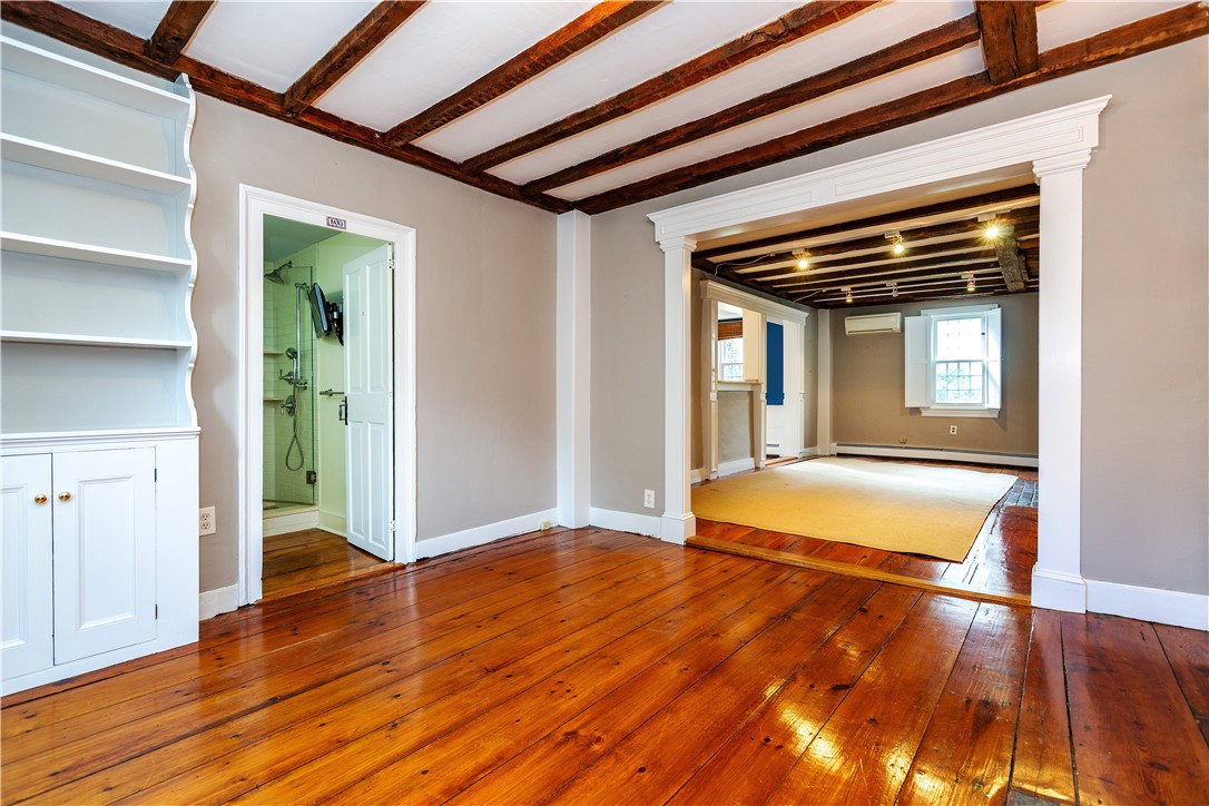 East Greenwich, Rhode Island 02818, United States, 2 Bedrooms Bedrooms, ,1 BathroomBathrooms,Residential,Active,246037