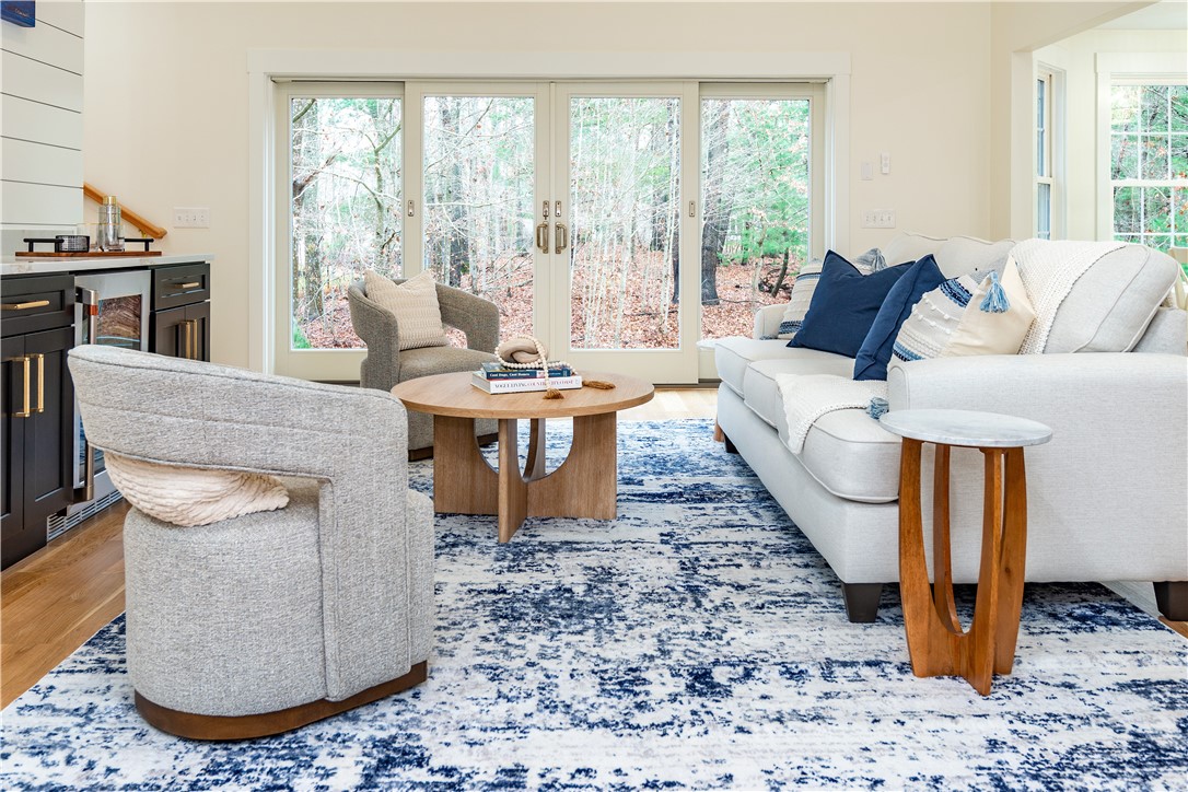 North Kingstown, Rhode Island 02874, United States, 4 Bedrooms Bedrooms, ,3 BathroomsBathrooms,Residential,Active,254050