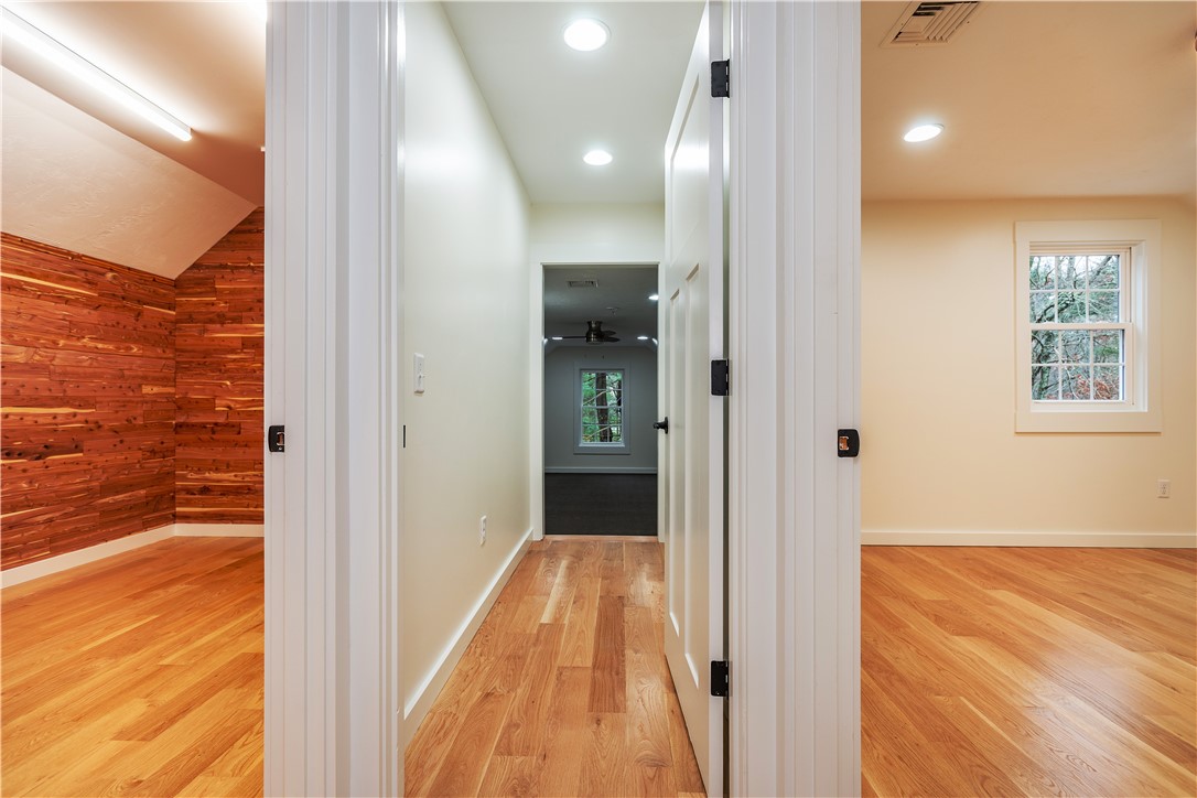 North Kingstown, Rhode Island 02874, United States, 4 Bedrooms Bedrooms, ,3 BathroomsBathrooms,Residential,Active,254050